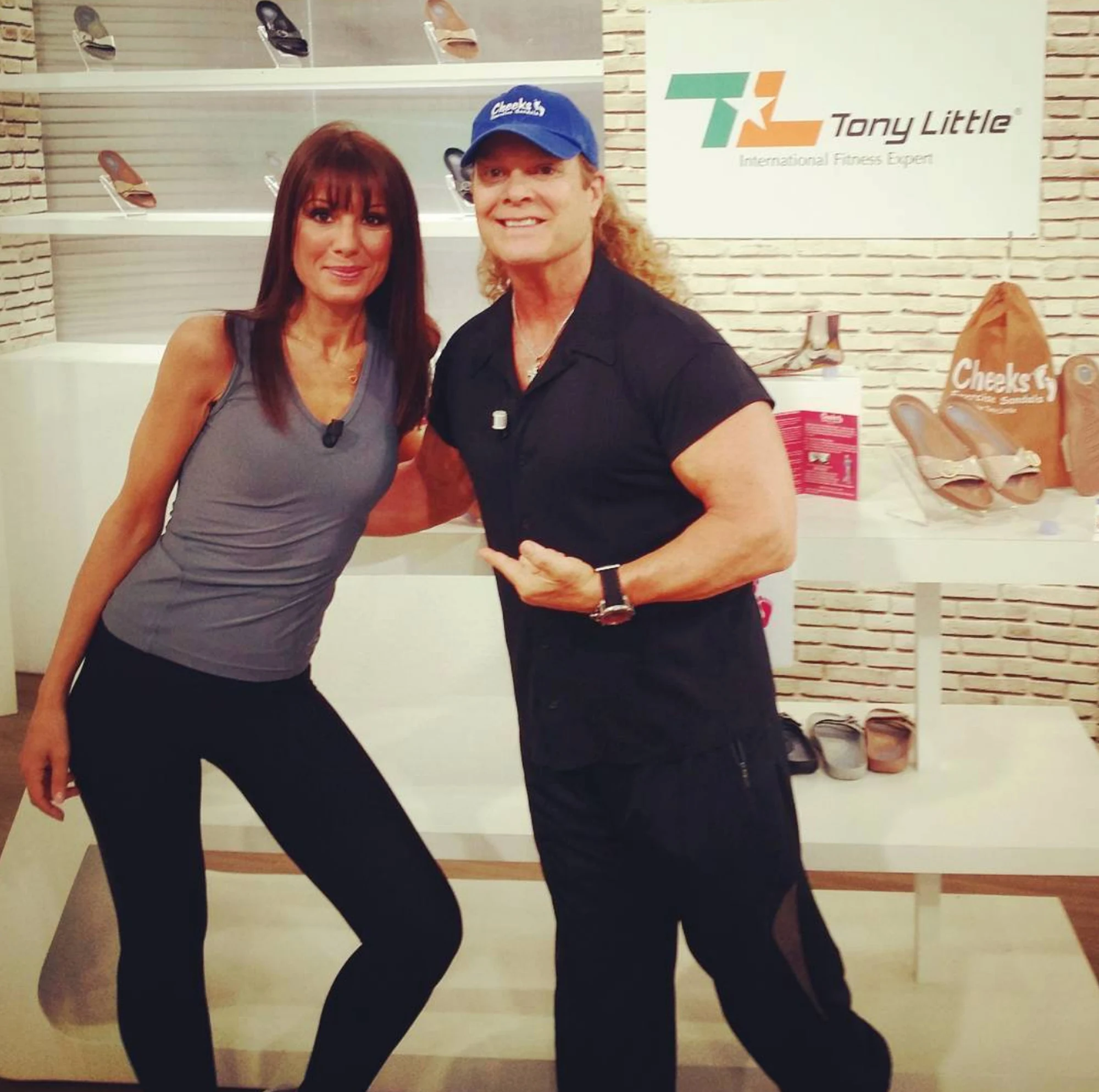 Barbara Venditti con un ospite durante una diretta fitness