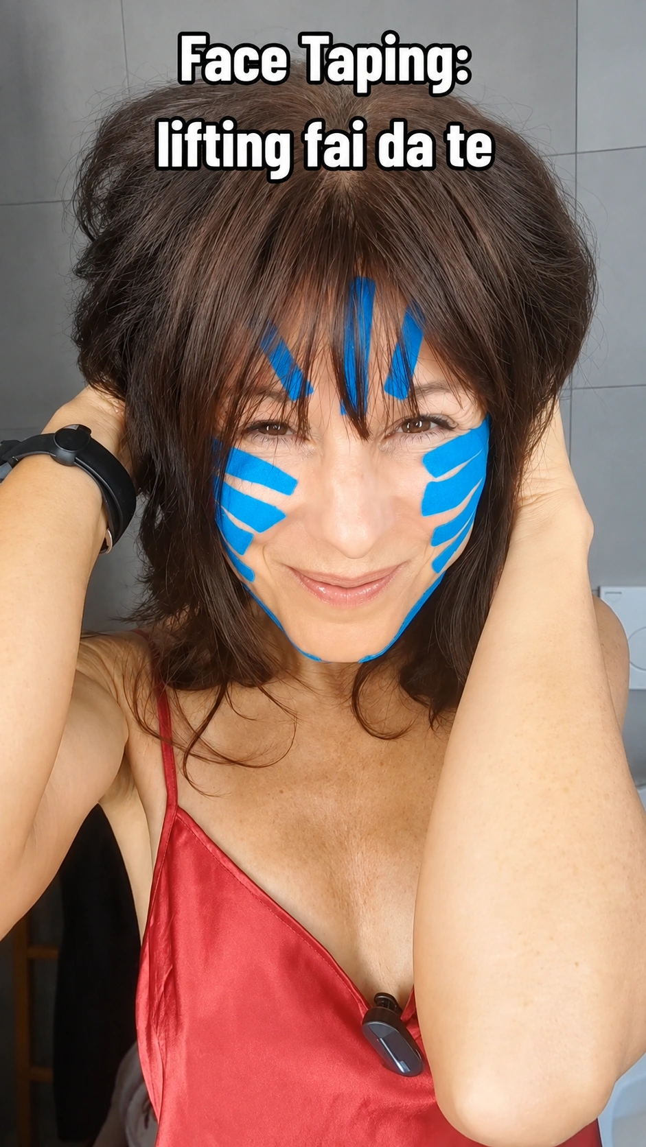 Barbara Venditti in un video 50annispecial dedicato al face taping